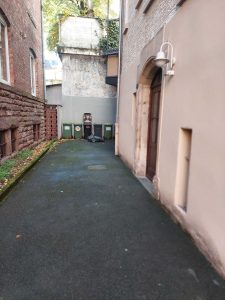 Kehrwoche - Innenhof gekehrt
