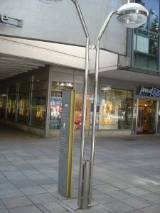 Beleuchtungsmasten ohne Aufkleber